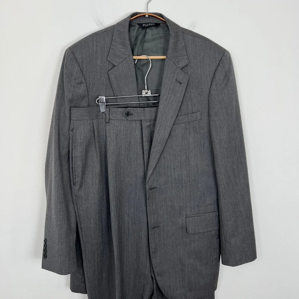 Jos A Bank Mens Charcoal Gray Herringbone Suit 2 Piece 2 Button Jacket Pants L40